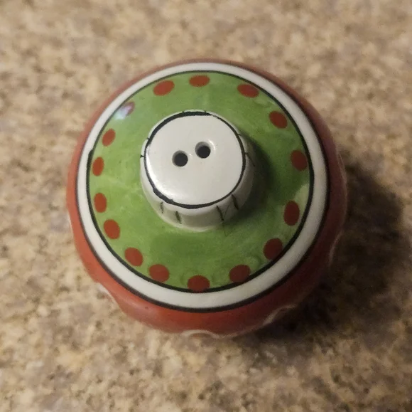 Ornament and Hat Holiday Salt And Pepper Shaker Set - Picture 3 of 6